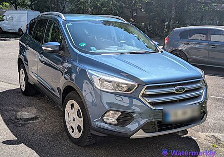 Ford Kuga 1,5 EcoBoost 4x2 88kW Trend in Chroma-Blau