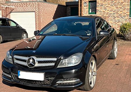 Mercedes-Benz 220 C- Coupe