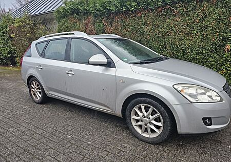 Kia Cee'd Kombi 1.6 Klimaaut./2 Jahre TÜV/AHK/Alu