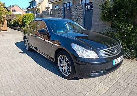 Infiniti G37 3.7l V6 - AWD