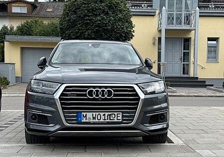 Audi Q7 3.0 TDI ,e-tron, Pano,AHK,HUD,STHZ,Luft