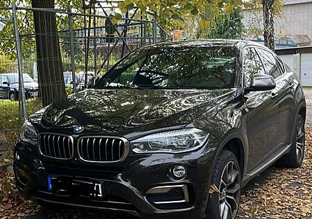 BMW X6 Baureihe 30d+Vollausstattung+Pano+B&O