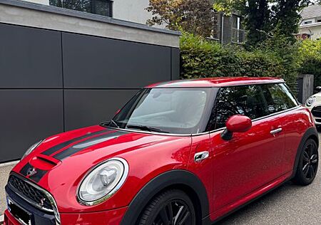 Mini John Cooper Works Cooper S mit Johnny Cooper Works Tuning 155 kW