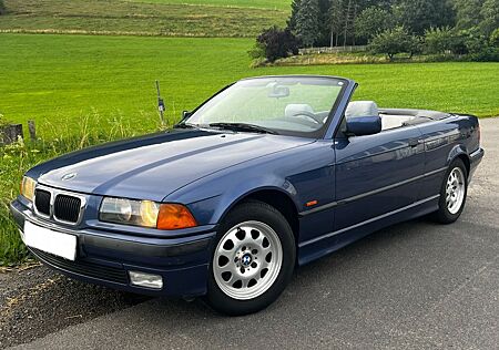 BMW 320i Cabrio Verdeck vollautomatisch, AHK, TÜV!