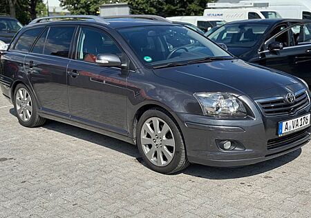 Toyota Avensis Kombi 2.0 D-4D Team*1Hand*8Fach*AHK*