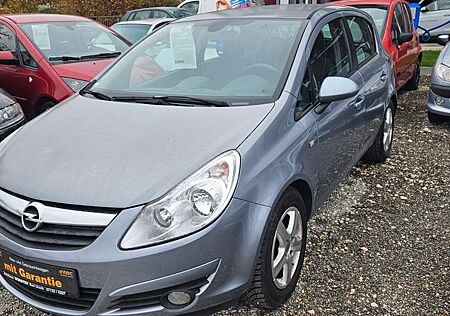 Opel Corsa D mit Fahrradträger 110 Jahre Tüv 11.2026