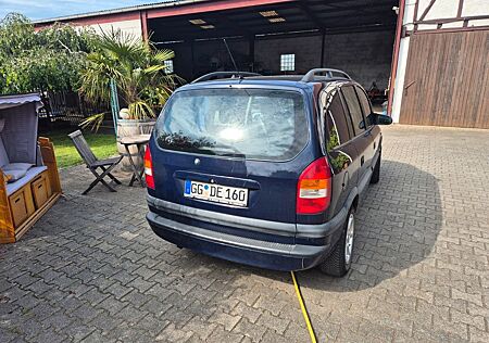 Opel Zafira 1.6 -