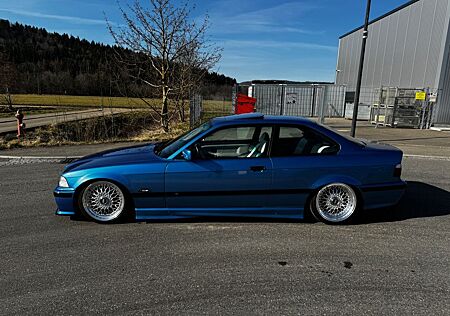 BMW 323 E36 325i TÜV NEU