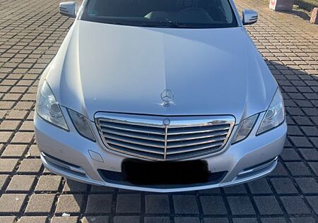 Mercedes-Benz E 220 CDI BlueEFFICIENCY ELEGANCE