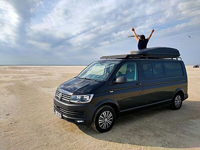 Volkswagen T6 Camper + Sitzbänke, TÜV neu, AHK, lang. Rad.
