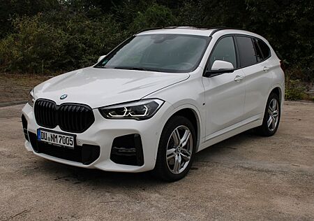 BMW X1 xDrive 20 d M*PANO*KAM*SITZ*NAVI*LENKH*HUD*