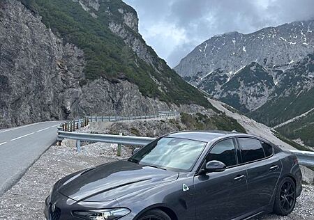 Alfa Romeo Giulia Quadrifoglio MWSt Sparco Akrapovic