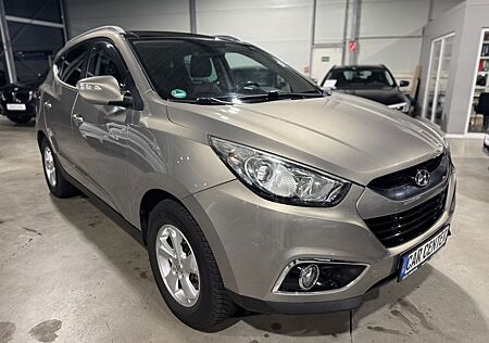 Hyundai ix35 Style 2WD SHZ|PDC|AHK|Schiebedach|1.Hand