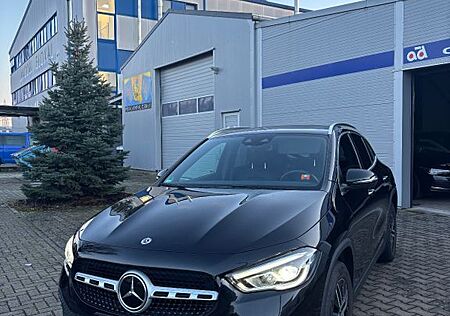 Mercedes-Benz GLA 250 e 8-G/ WIDESC/NAVI/LED/DISTRO/KAM/18Z
