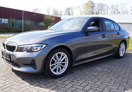 BMW 318 i Aut. - Navi-Leder-LED-CarPlay-ACC-Kamera