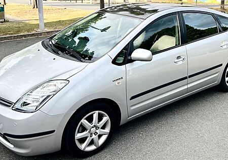 Toyota Prius 1.5-l_VVT-i Executive Navi PDC Tempomat