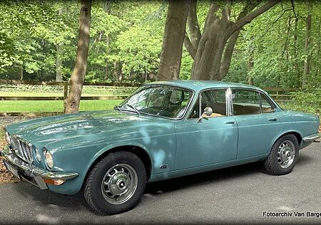 Jaguar XJ6 4,2 in sehr gutem Zustand