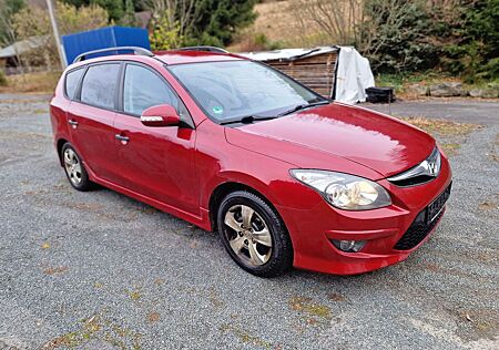 Hyundai i30 CW 1.6 CRDi 66 kW Classic + Anhängekupplung