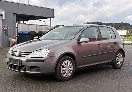 VW Golf gebraucht kaufen VW Golf Volkswagen V Lim. Trendline ZH NEU EU4 Klima