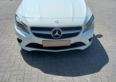 Mercedes-Benz CLA 180 -