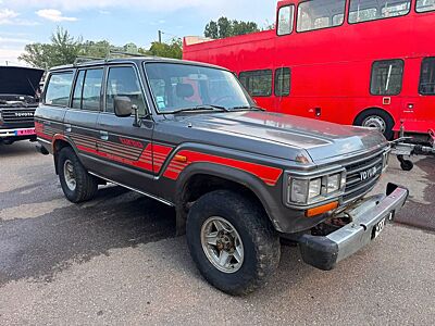 Toyota Land CruiserHJ 61