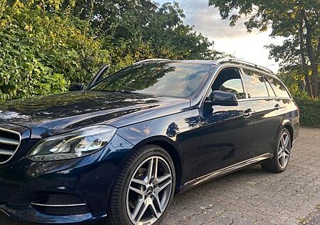 Mercedes-Benz E 220 BlueTEC BE T Edition AVANTG. Auto. Edi...