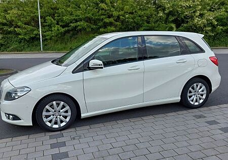 Mercedes-Benz B 200 CDI -