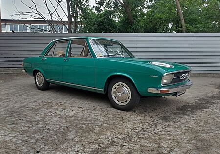 Audi 100 C1