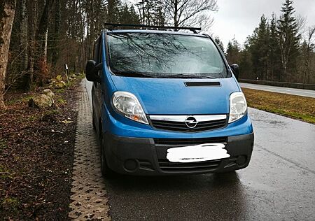 Opel Vivaro 2.5 H1 L1 Durchrepariert.