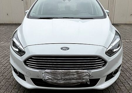 Ford S-Max Business Edition 7Sitz+LED-Schw+Pano+AHK