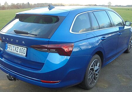 Skoda Octavia 2.0 TDI 110kW DSG STYLE COMBI STYLE