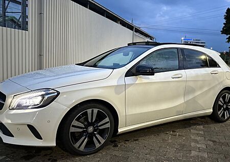 Mercedes-Benz A 220 A -Klasse CDI Pano/Leder/Led