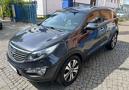 Kia Sportage Spirit 2WD + 1.HAND + KAMERA + SHZ