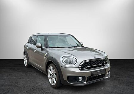 Mini Cooper S Countryman COUNTRYMAN F60 PLUG-IN HYBR ALL4-NAVI-LEDER-PANO