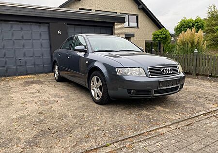 Audi A4 2.0 - Rentnerfahrzeug, 2 Hand