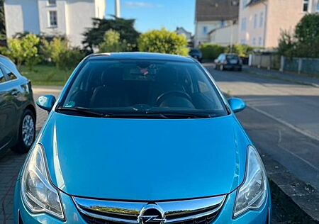 Opel Corsa D 1.4 Color Edition