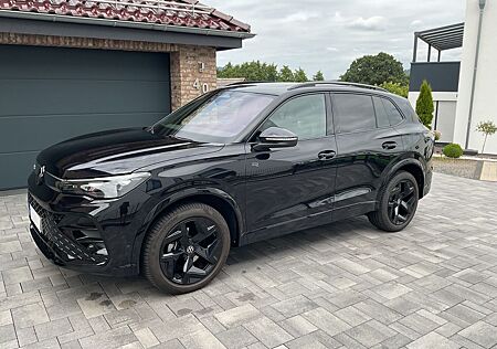 VW Tiguan Volkswagen 1.5 TSI OPF DSG R-Line R-Line