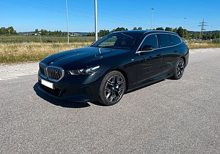 BMW i5 eDrive40 Touring M-Sport AHK LED Garantie 29