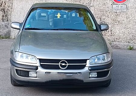 Opel Omega B 2,0 l 8V