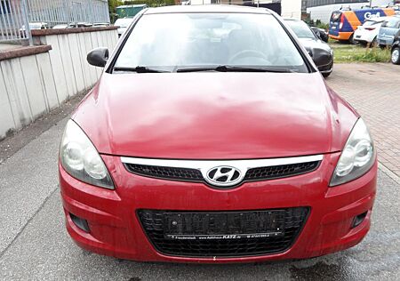 Hyundai i30 blue 1.4 Comfort Klima Euro4 109 PS