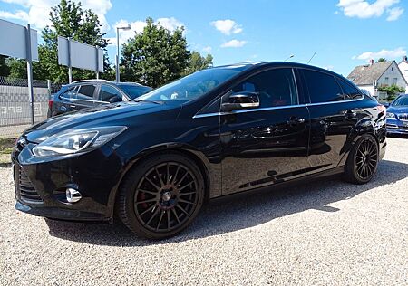 Ford Focus Lim. Titanium ST-LINE *RECARO*19"*NAVI*PDC