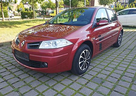 Renault Megane 1.6 4/5 türig Klima Servo AHK