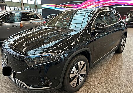 Mercedes-Benz EQA 300 4M ADVANCED*AHK*DISTRONIC*LRHeiz*KAM