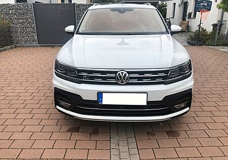 VW Tiguan Volkswagen Highline / 2.0 TDI /176kW DSG / 4MOTION