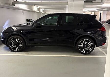 Porsche Cayenne S Luftfederung, Winterreifen, Navi, Pano