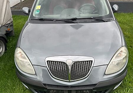 Lancia Ypsilon 1.4 8v Argento Argento