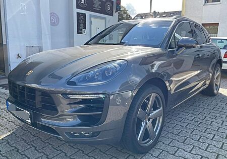Porsche Macan S