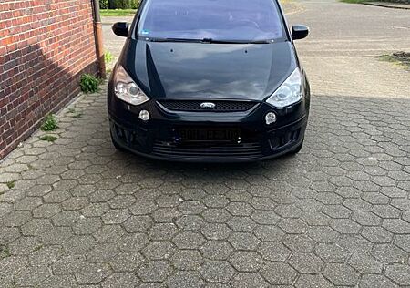 Ford S-Max 2,2 TDCi 129kW DPF Titanium S Titanium S