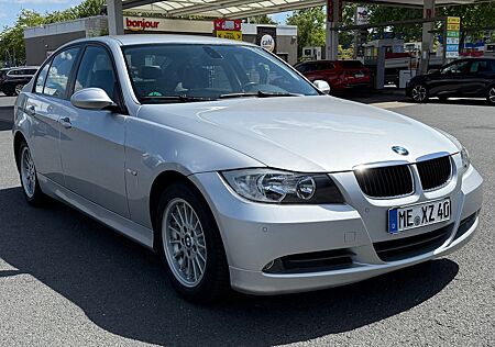 BMW 320i - E90 *Leder*Ganzjahresreifen*TÜV*
