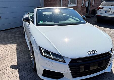 Audi TT Roadster 2.0 TFSI S tronic quattro -